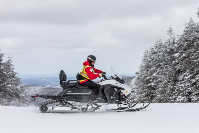 Taiga Nomad™ Electric Snowmobile (CNW Group/Taiga Motors Corporation) 